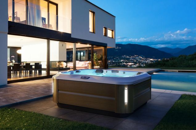 Jacuzzi J-335 - Compact Comfort Hot Tub with Lounge Seat