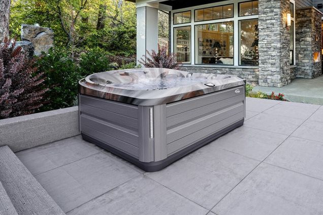 Jacuzzi J-485 - Designer Hot Tub with Open Seating