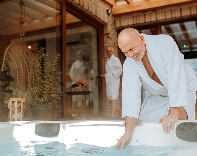 Hot Tubs & Spas from Allied Pools